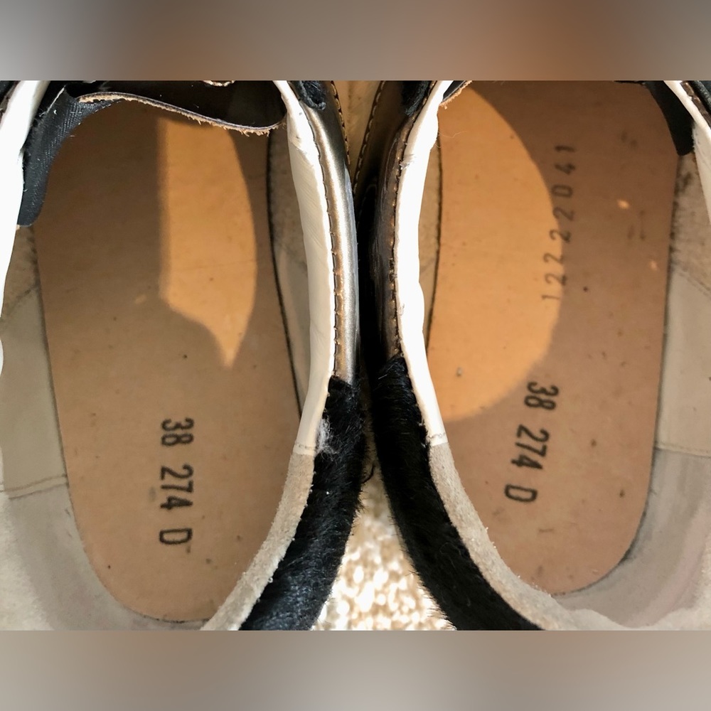 Golden Goose Super Star Sneakers. Black, white and gold. Size 38. Lightly worn. - Picture 13 of 16
